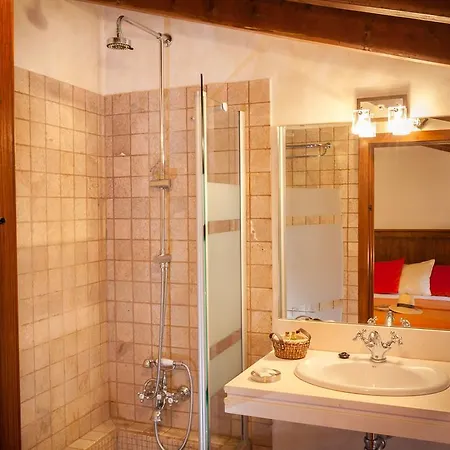 Hotel Petit Alaro