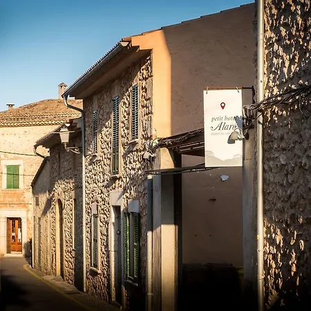 Petit Hotel 3*